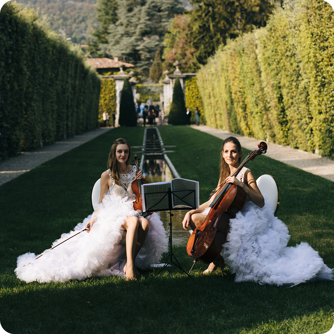 Womans in a park playing music
